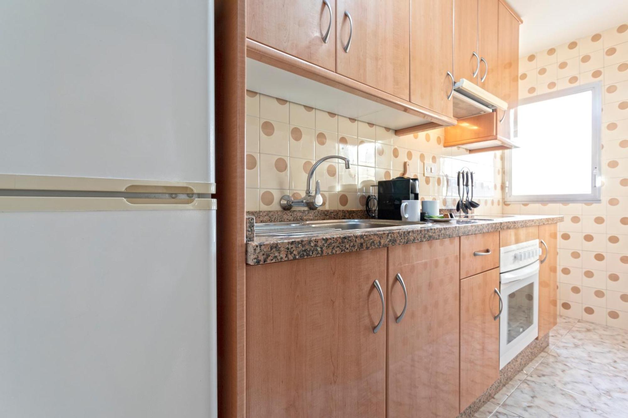 1004 - Beachfront Apartment On El Paseo, 4 Pers - Air Conditionning - Wi-Fi - Smart Tv อัลมูเญการ์ ภายนอก รูปภาพ