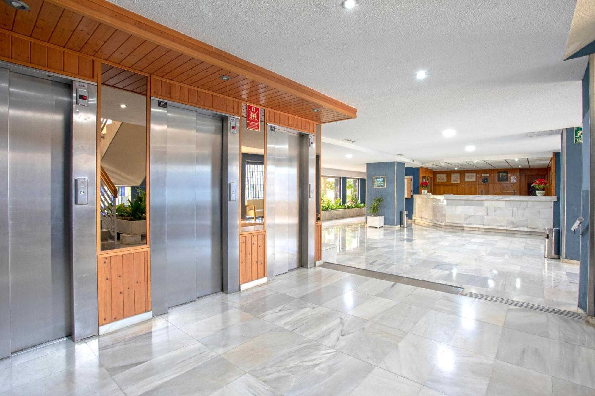 1004 - Beachfront Apartment On El Paseo, 4 Pers - Air Conditionning - Wi-Fi - Smart Tv อัลมูเญการ์ ภายนอก รูปภาพ