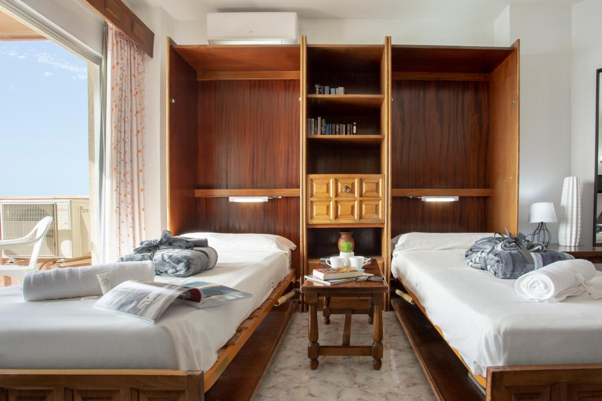 1004 - Beachfront Apartment On El Paseo, 4 Pers - Air Conditionning - Wi-Fi - Smart Tv อัลมูเญการ์ ภายนอก รูปภาพ