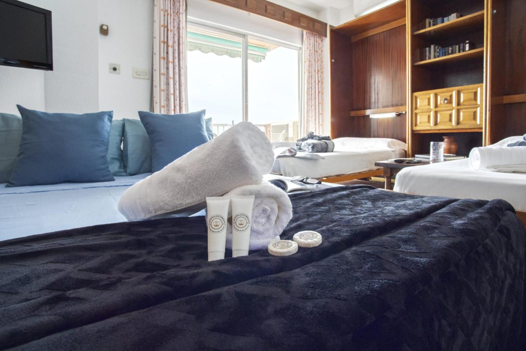 1004 - Beachfront Apartment On El Paseo, 4 Pers - Air Conditionning - Wi-Fi - Smart Tv อัลมูเญการ์ ภายนอก รูปภาพ